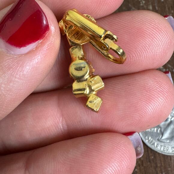 Vintage Gold Tone Pastel Pink Clear White Rhinestone Dangle Clip on Earrings - Picture 4 of 4